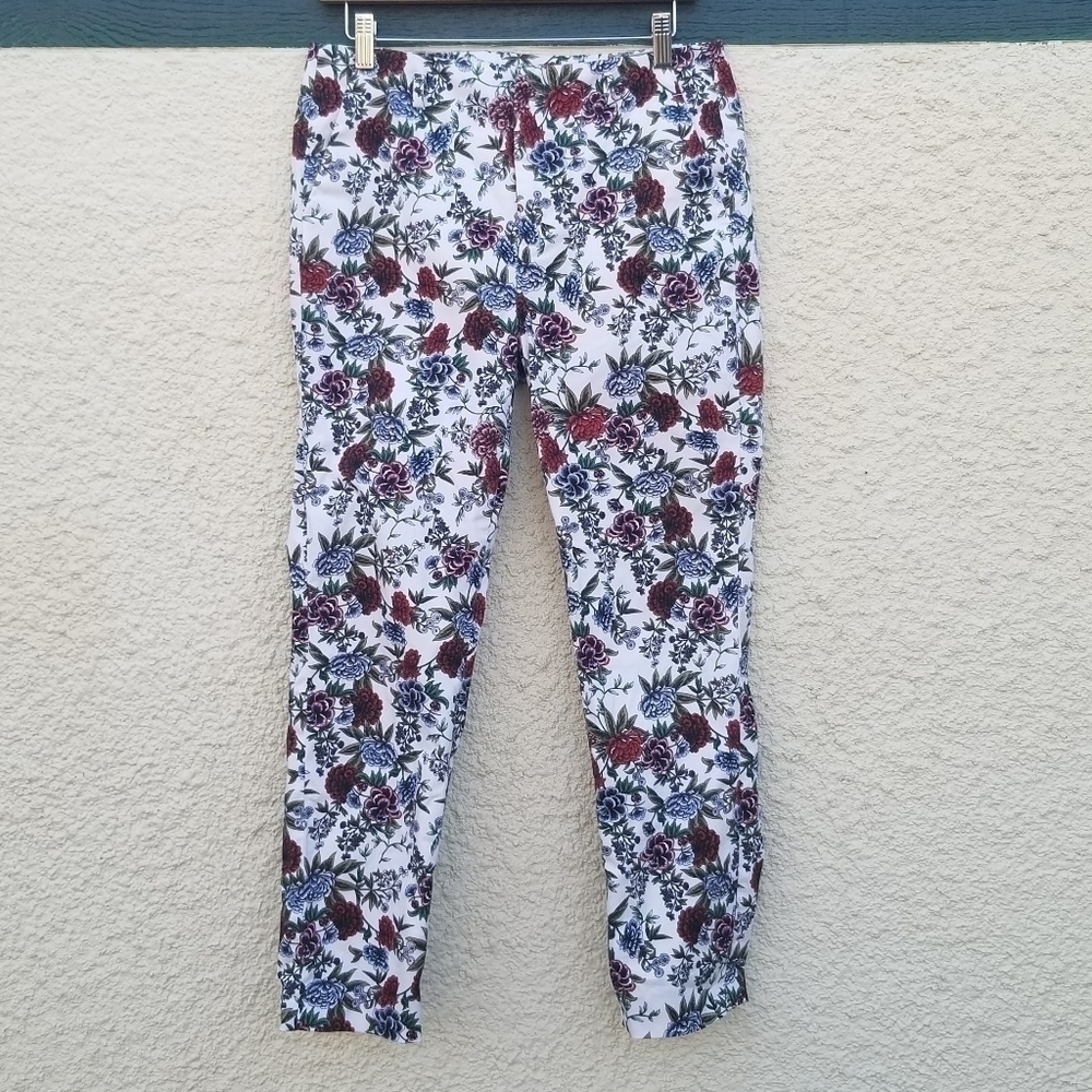 Zara Basic white floral cropped pants size 6
